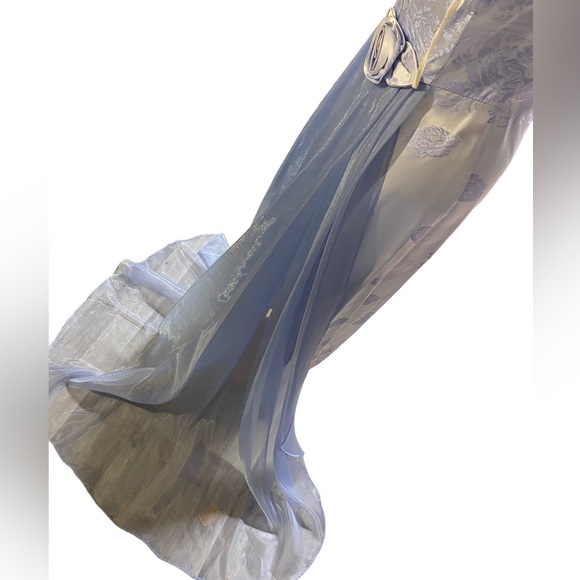 😍Beautiful Vintage Light Purple Strapless Prom Dress with a Small Train - Picture 7 of 9